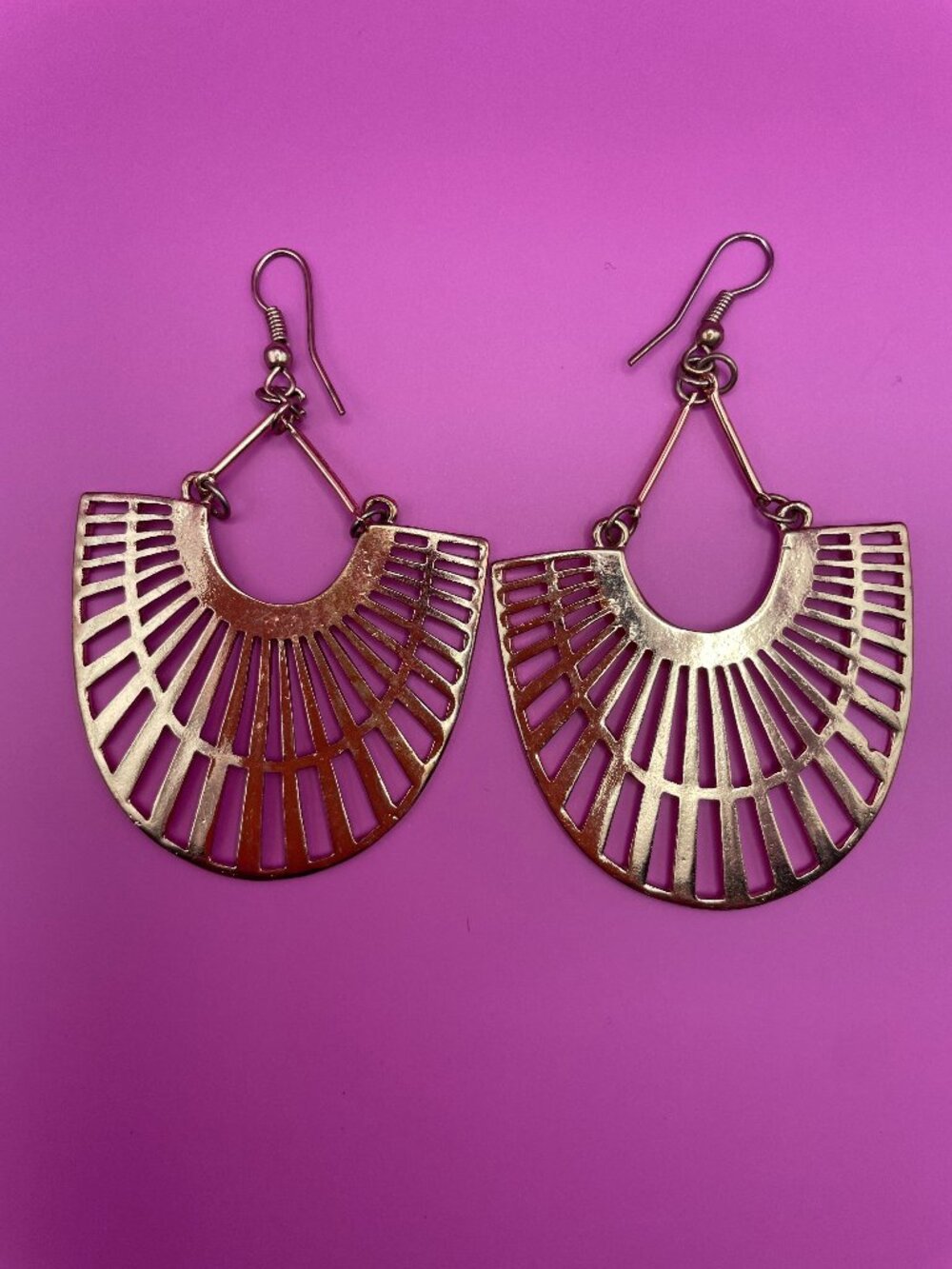 Gold Tone Fan Shape Dangle Drop Hook Earrings Metal No Stone